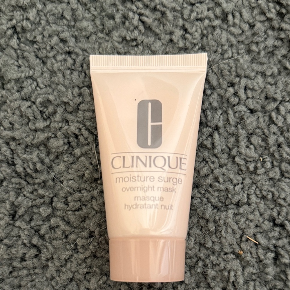 Clinique Moisture Surge Overnight Mask in Soft Beige